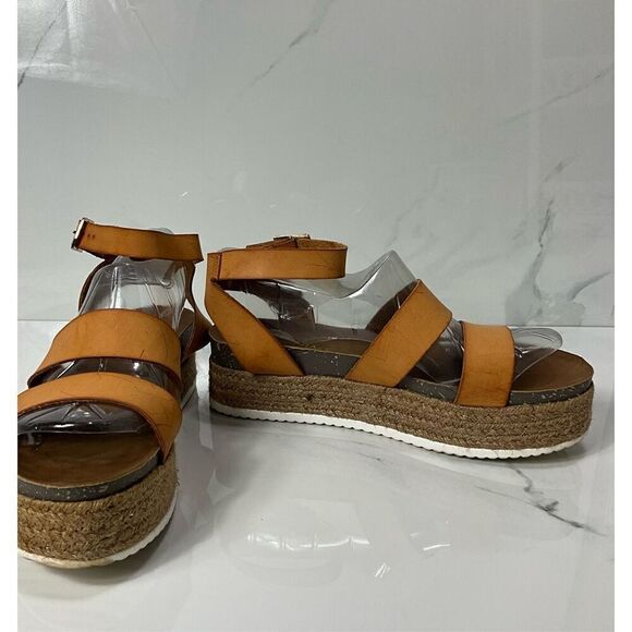 PATRIZIA By Spring Step Platform Sandals - Picture 2 of 8